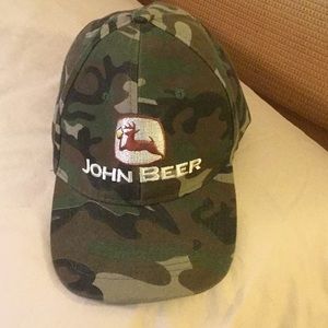 Men’s take off on John Deere hat, adjustable